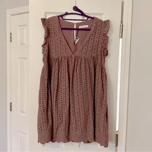 NWT Mauve eyelet mini romper - Size Large
